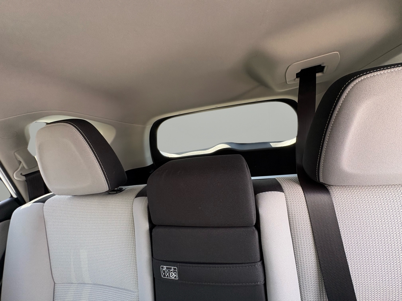 2018 Toyota RAV4 Hybrid LE photo 29
