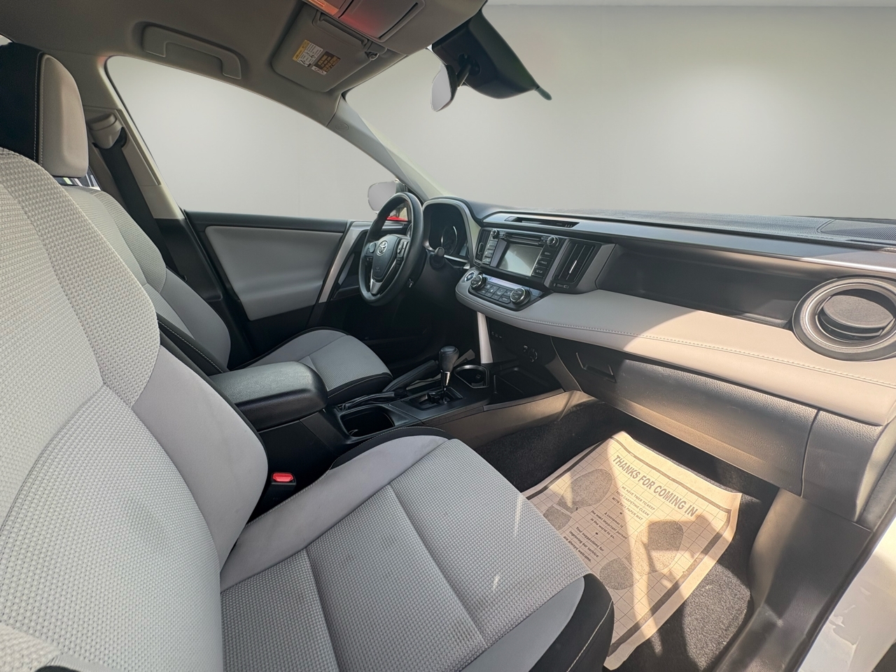 2018 Toyota RAV4 Hybrid LE photo 37