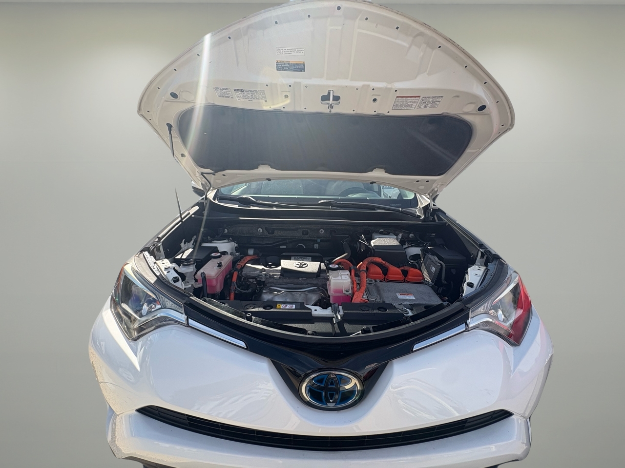 2018 Toyota RAV4 Hybrid LE photo 39