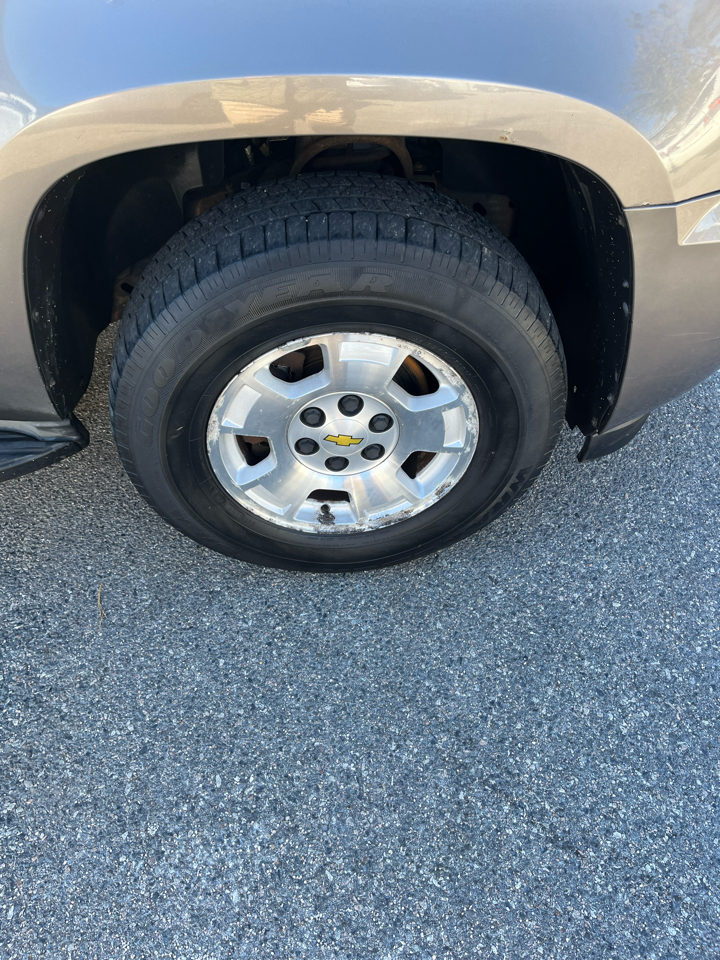 Chevrolet Tahoe 4WD 4dr 1500 LT 2011 Chevrolet Tahoe 4WD 4dr 1500 LT 2011