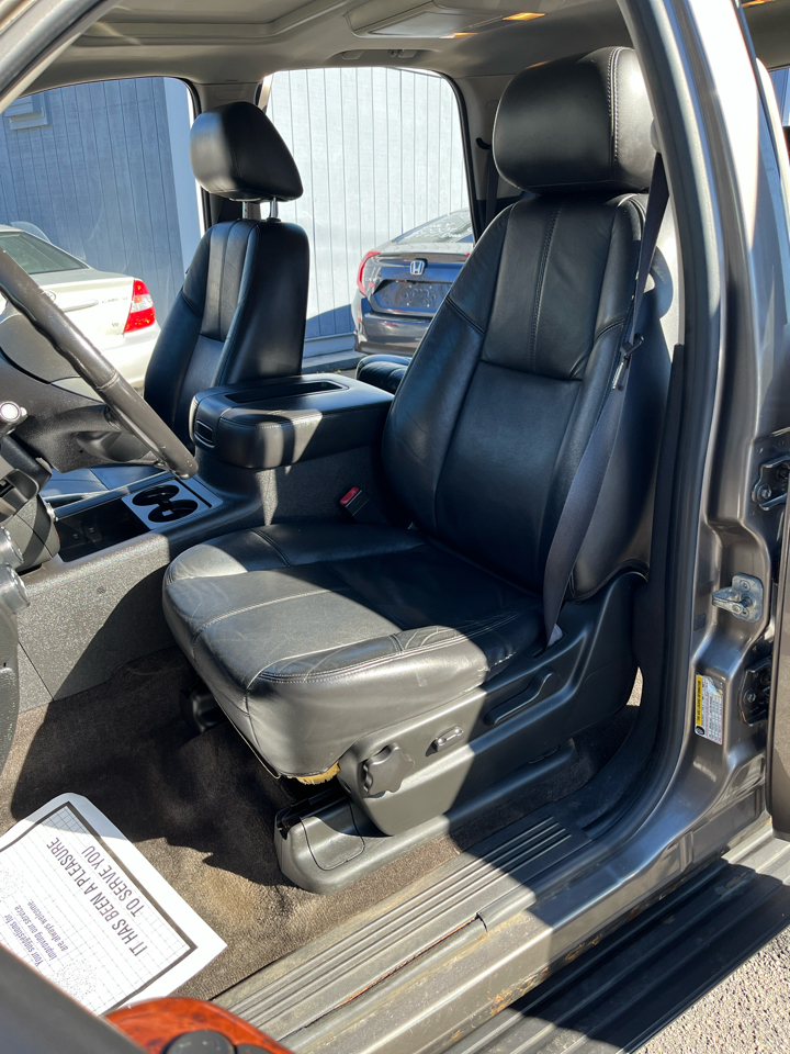 Chevrolet Tahoe 4WD 4dr 1500 LT 2011 Chevrolet Tahoe 4WD 4dr 1500 LT 2011