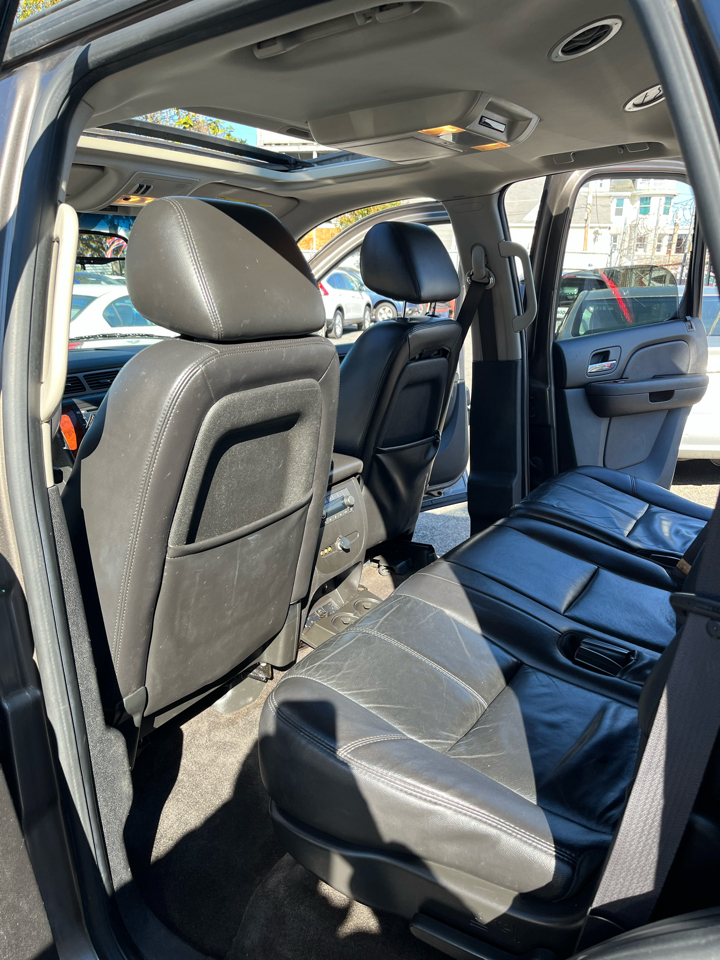 Chevrolet Tahoe 4WD 4dr 1500 LT 2011 Chevrolet Tahoe 4WD 4dr 1500 LT 2011