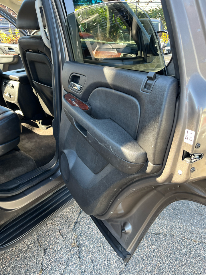Chevrolet Tahoe 4WD 4dr 1500 LT 2011 Chevrolet Tahoe 4WD 4dr 1500 LT 2011
