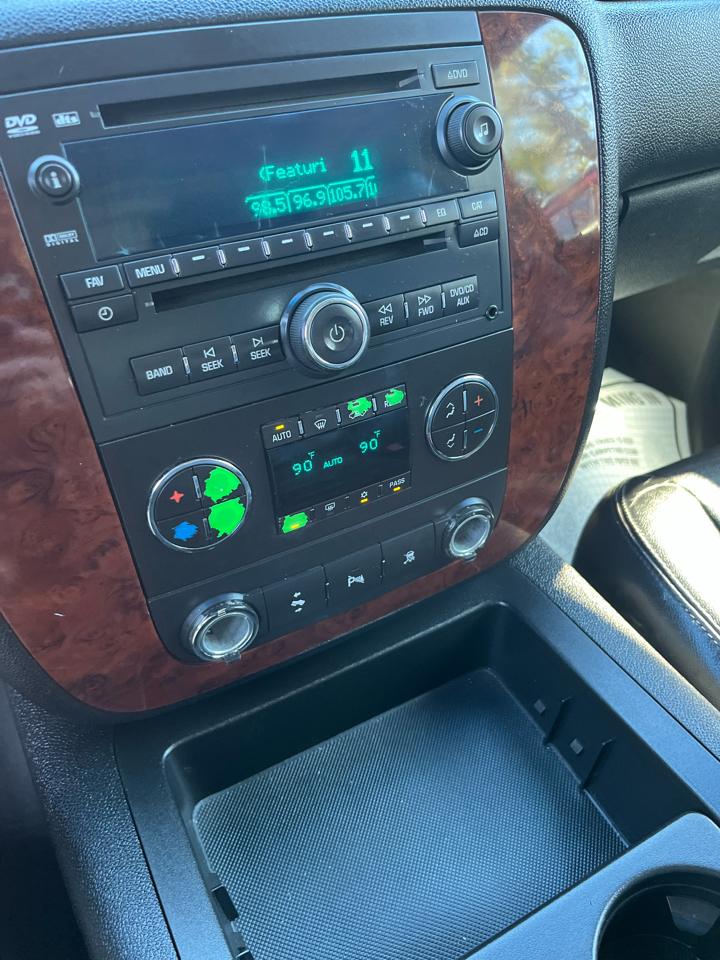 Chevrolet Tahoe 4WD 4dr 1500 LT 2011 Chevrolet Tahoe 4WD 4dr 1500 LT 2011