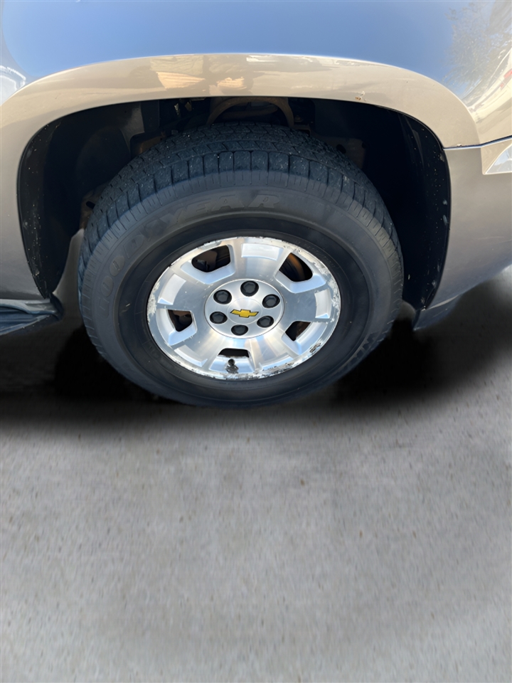 Chevrolet Tahoe 4WD 4dr 1500 LT 2011 Chevrolet Tahoe 4WD 4dr 1500 LT 2011