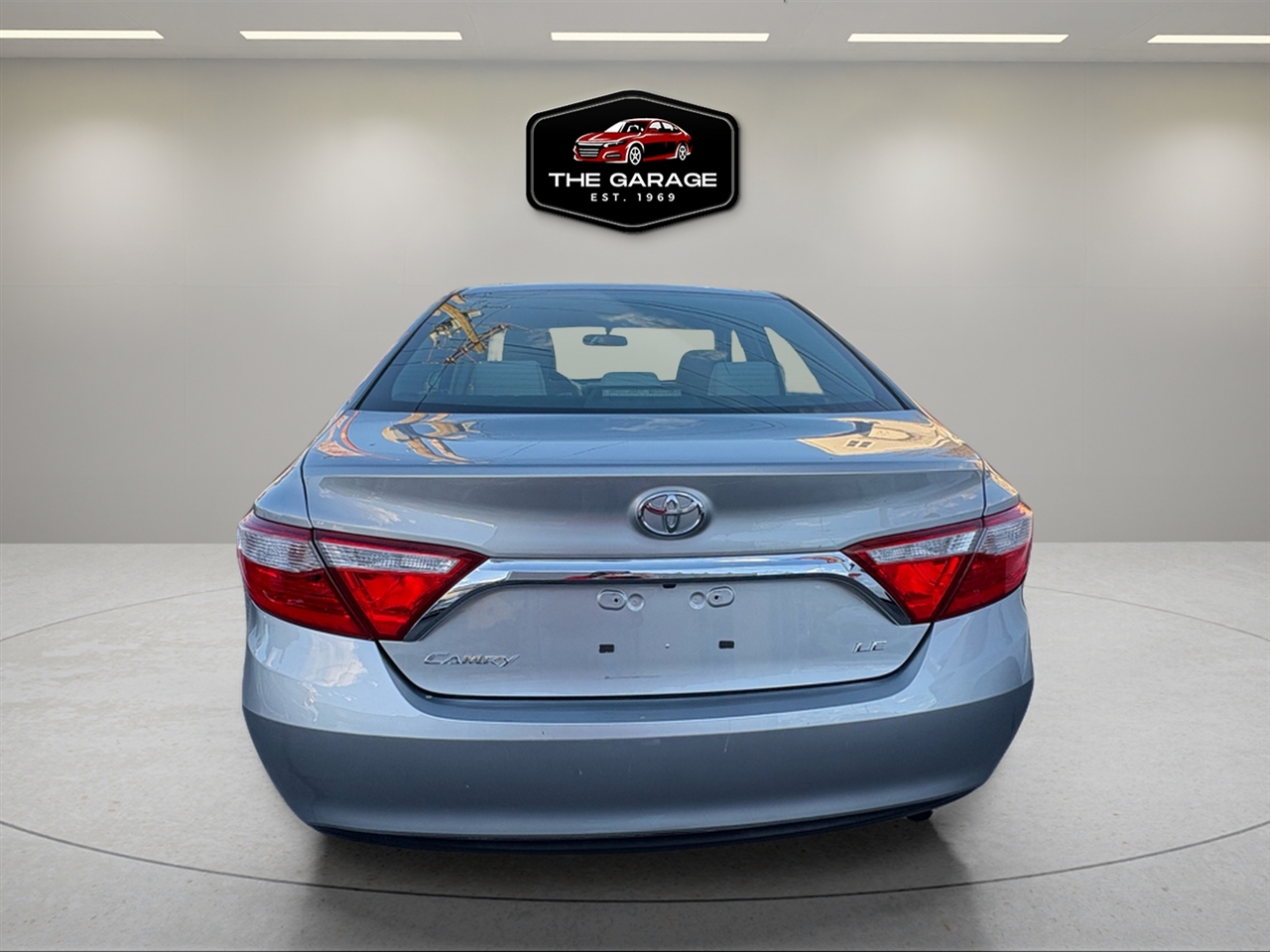 2015 Toyota Camry LE photo 4