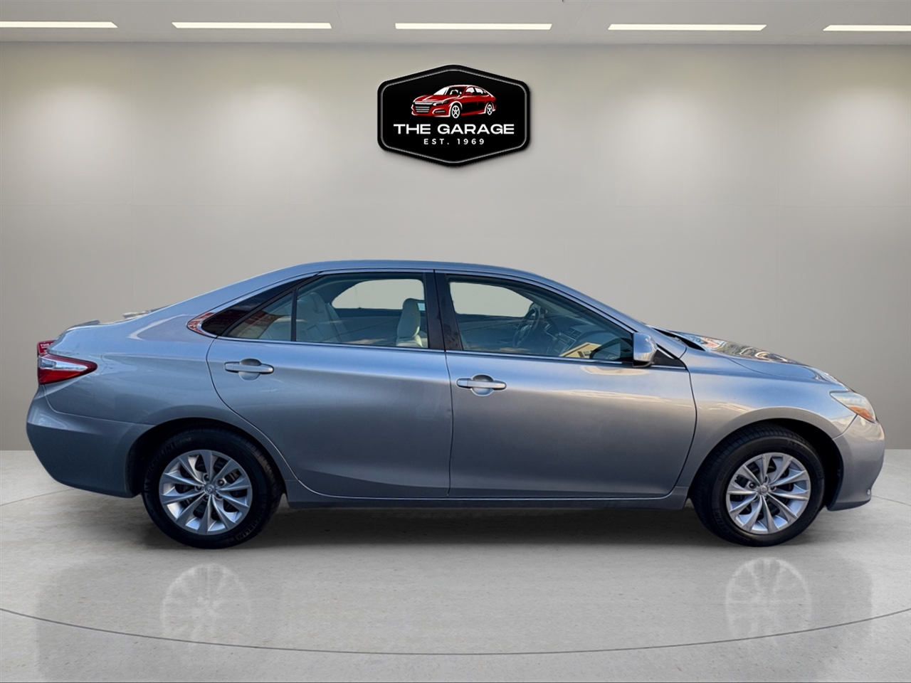 Toyota Camry 4dr Sdn I4 Auto LE (Natl) 2015