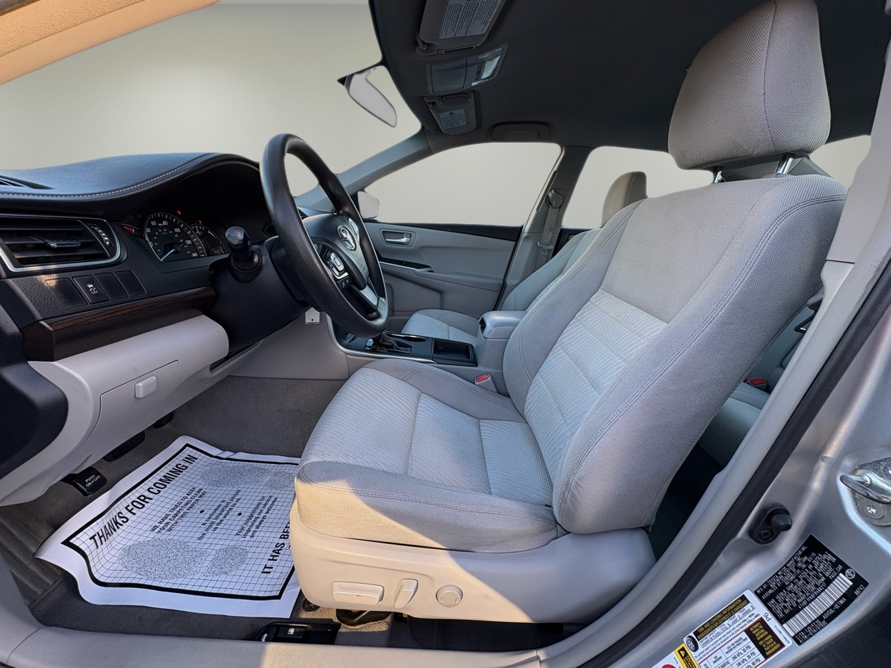 Toyota Camry 4dr Sdn I4 Auto LE (Natl) 2015