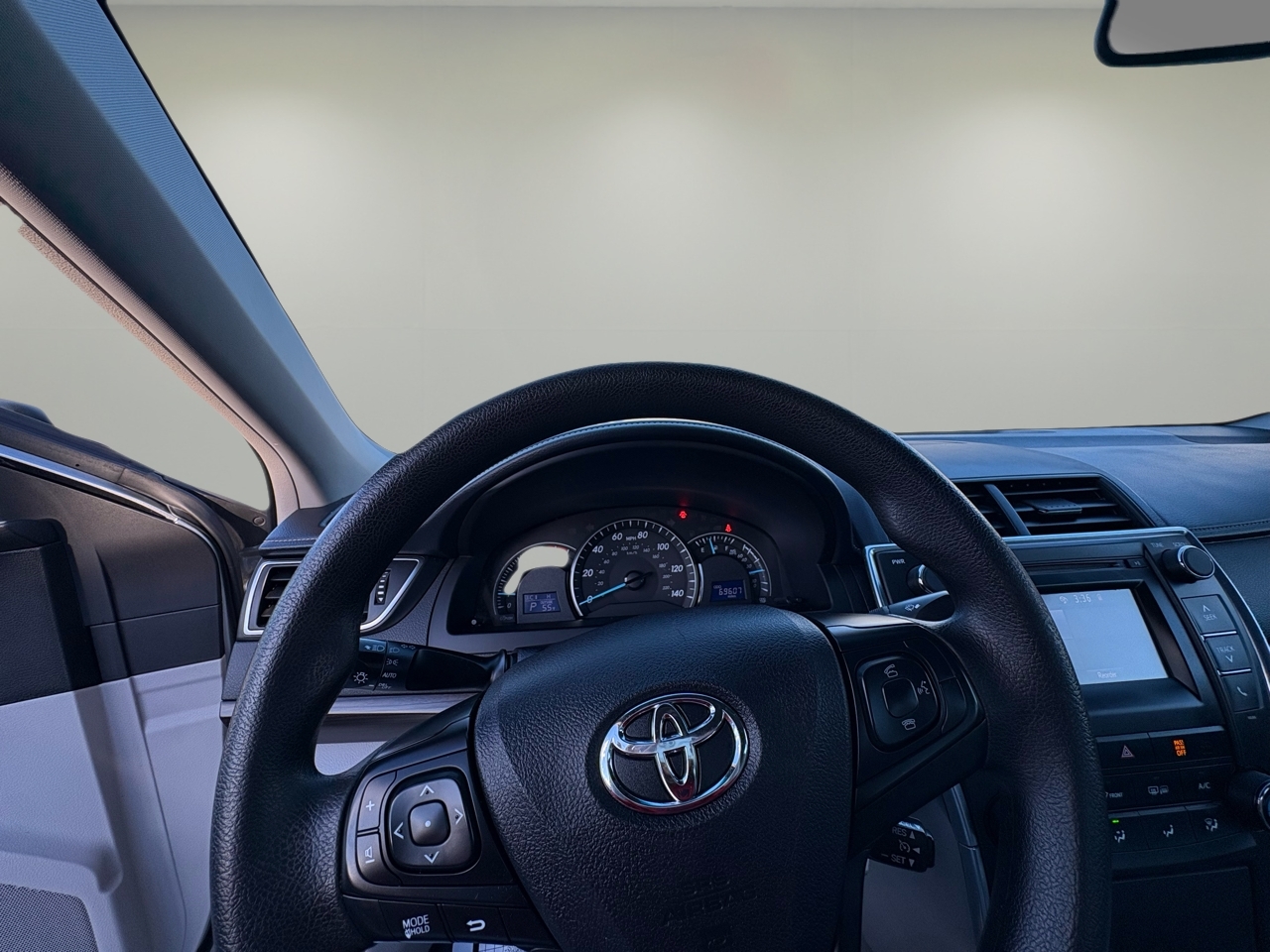 Toyota Camry 4dr Sdn I4 Auto LE (Natl) 2015