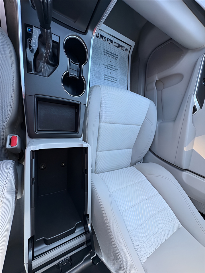 Toyota Camry 4dr Sdn I4 Auto LE (Natl) 2015