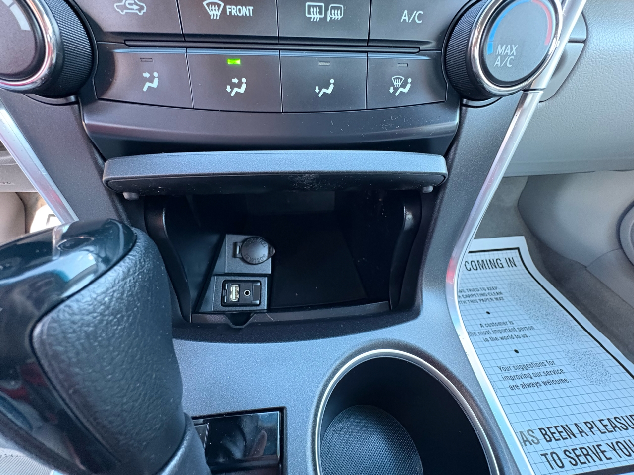 Toyota Camry 4dr Sdn I4 Auto LE (Natl) 2015