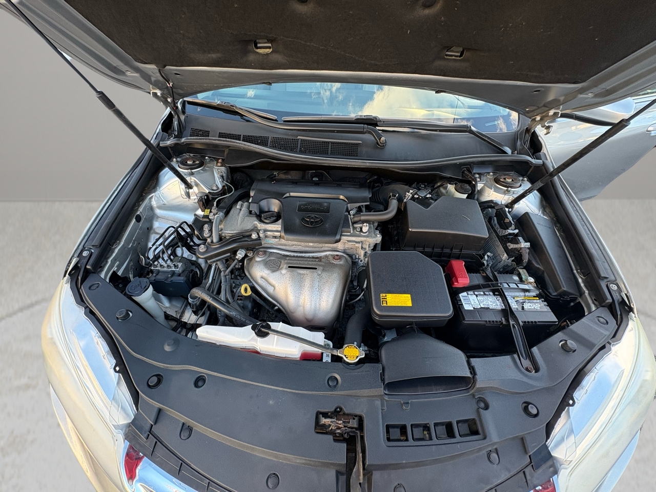 Toyota Camry 4dr Sdn I4 Auto LE (Natl) 2015