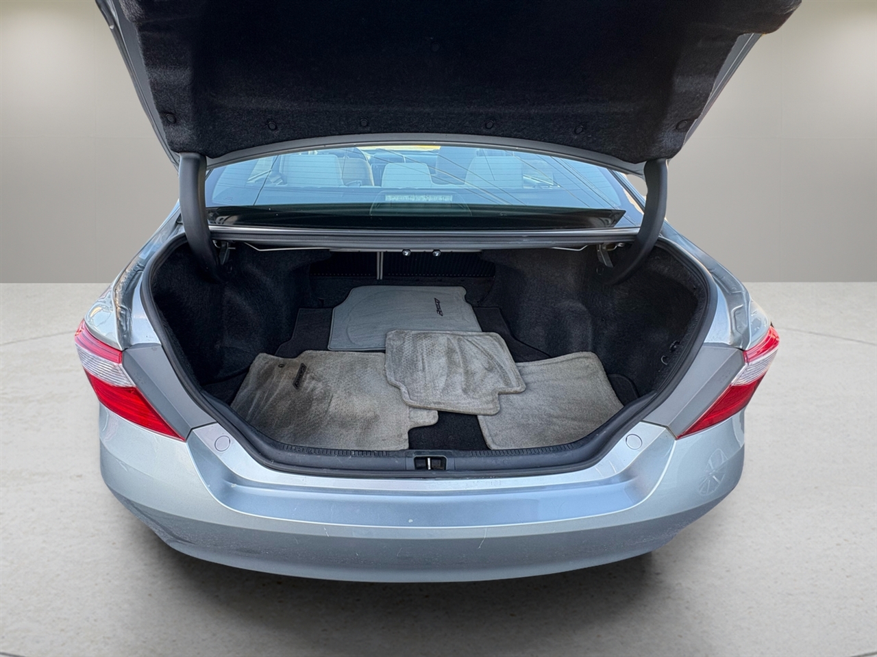 Toyota Camry 4dr Sdn I4 Auto LE (Natl) 2015