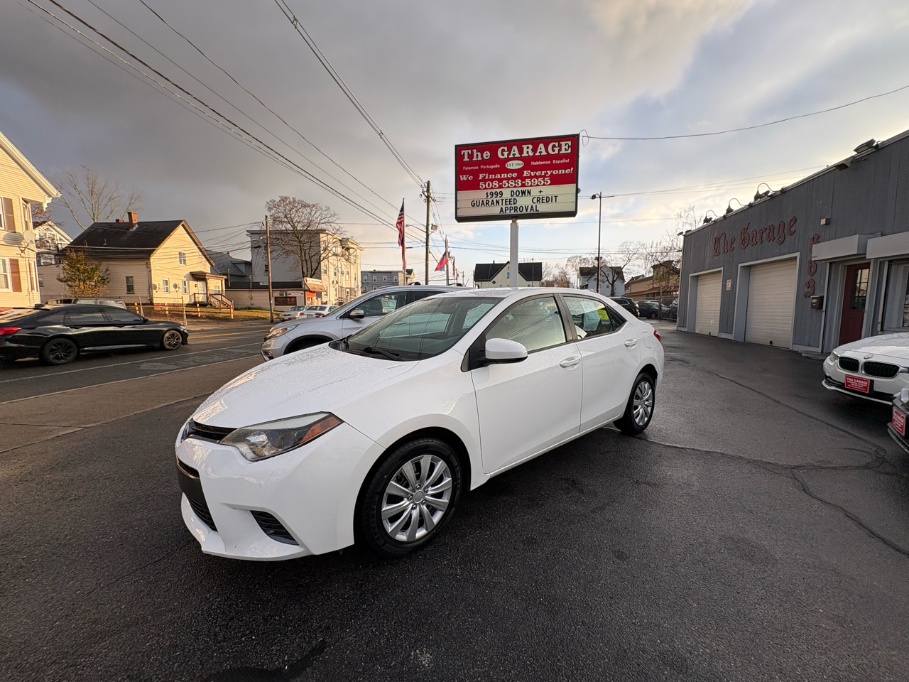 2016 Toyota Corolla LE photo 2