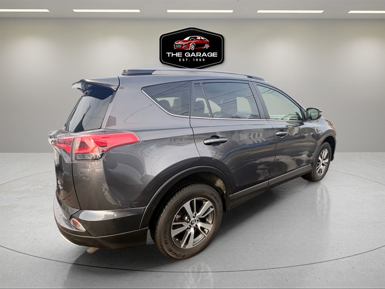 Toyota RAV4 Adventure AWD (Natl) 2018