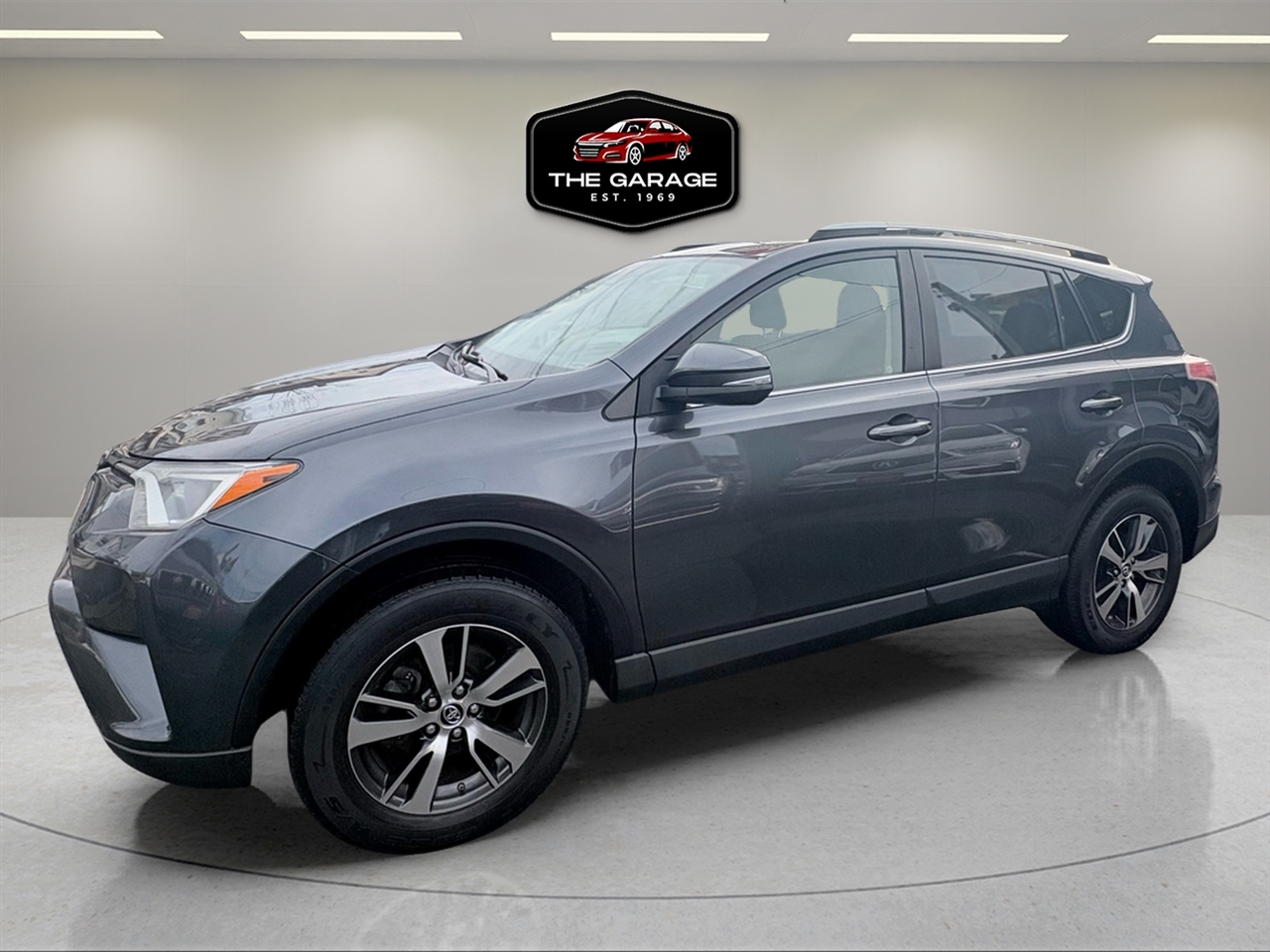Toyota RAV4 Adventure AWD (Natl) 2018