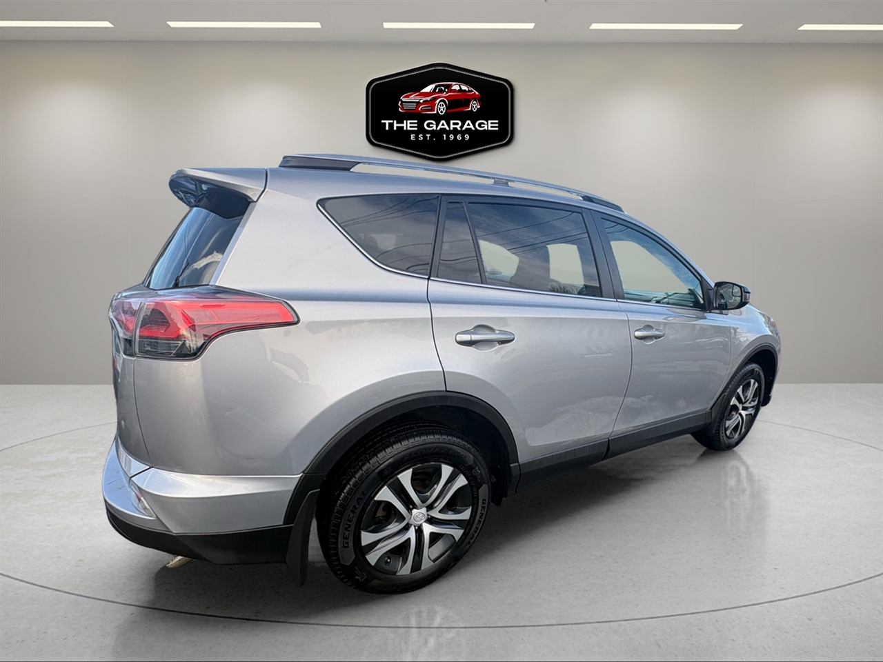 Toyota RAV4 AWD 4dr LE (Natl) 2016