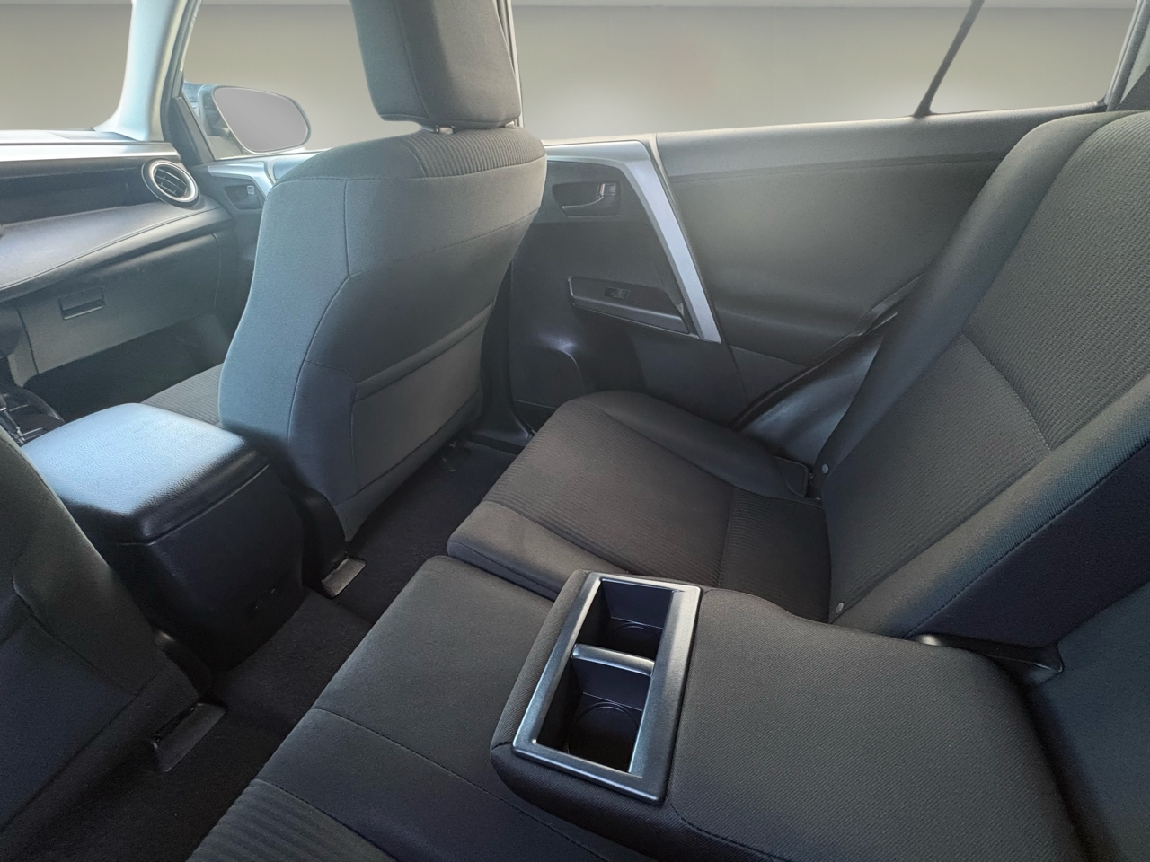 Toyota RAV4 AWD 4dr LE (Natl) 2016