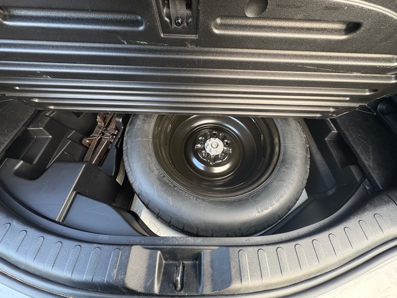 Toyota RAV4 AWD 4dr LE (Natl) 2016