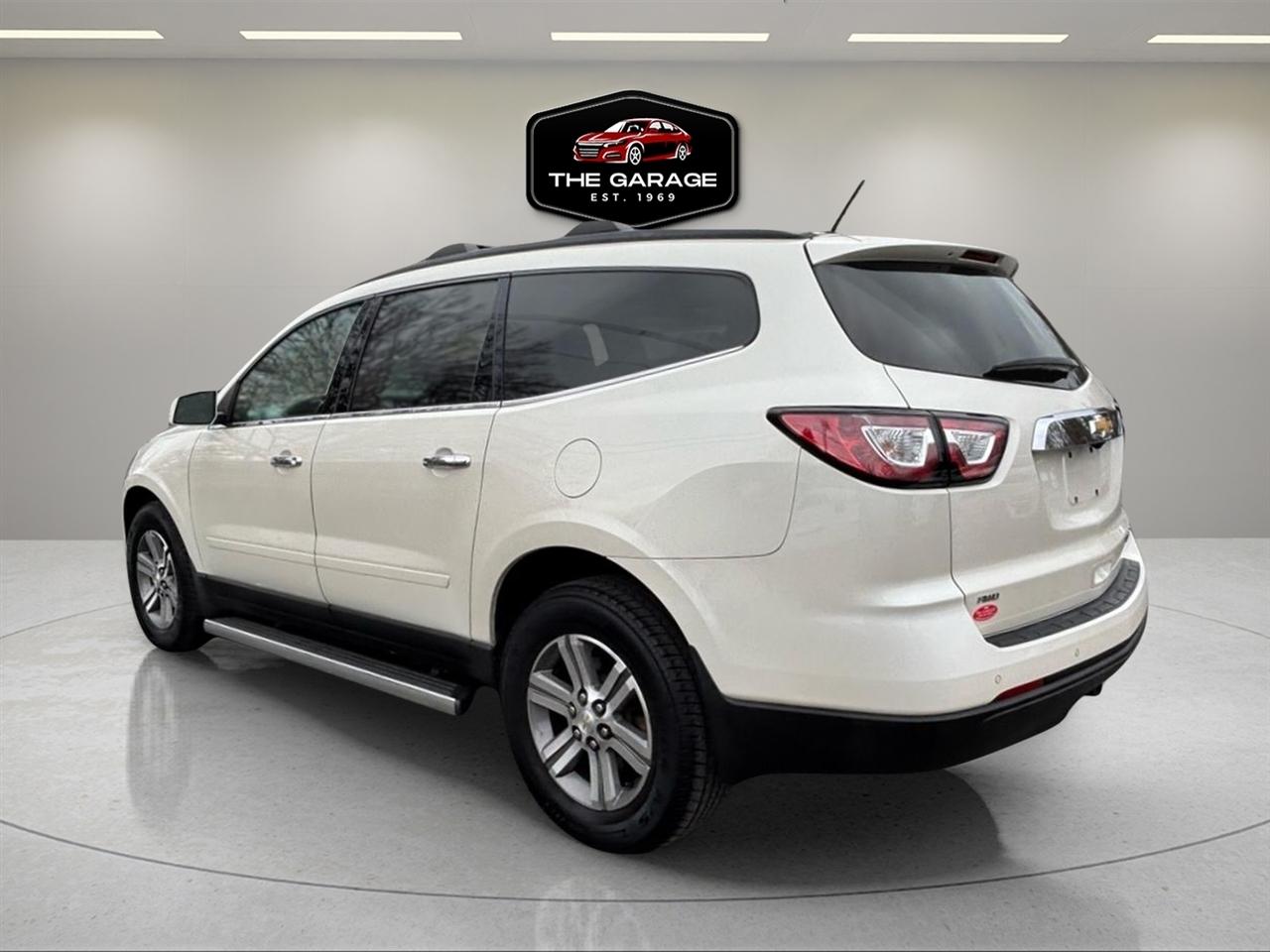 Chevrolet Traverse AWD 4dr LT w/2LT 2015