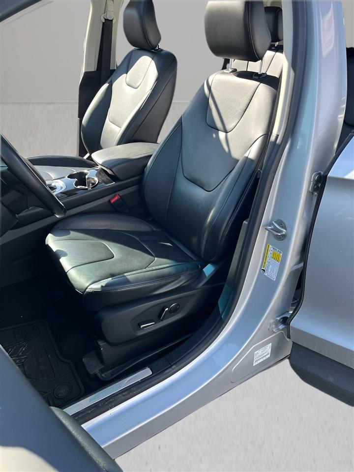 Ford Edge 4dr Titanium AWD 2016