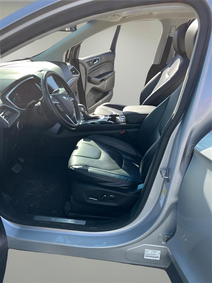 Ford Edge 4dr Titanium AWD 2016