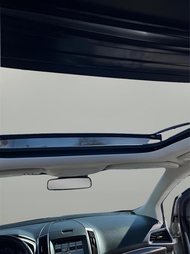 Ford Edge 4dr Titanium AWD 2016