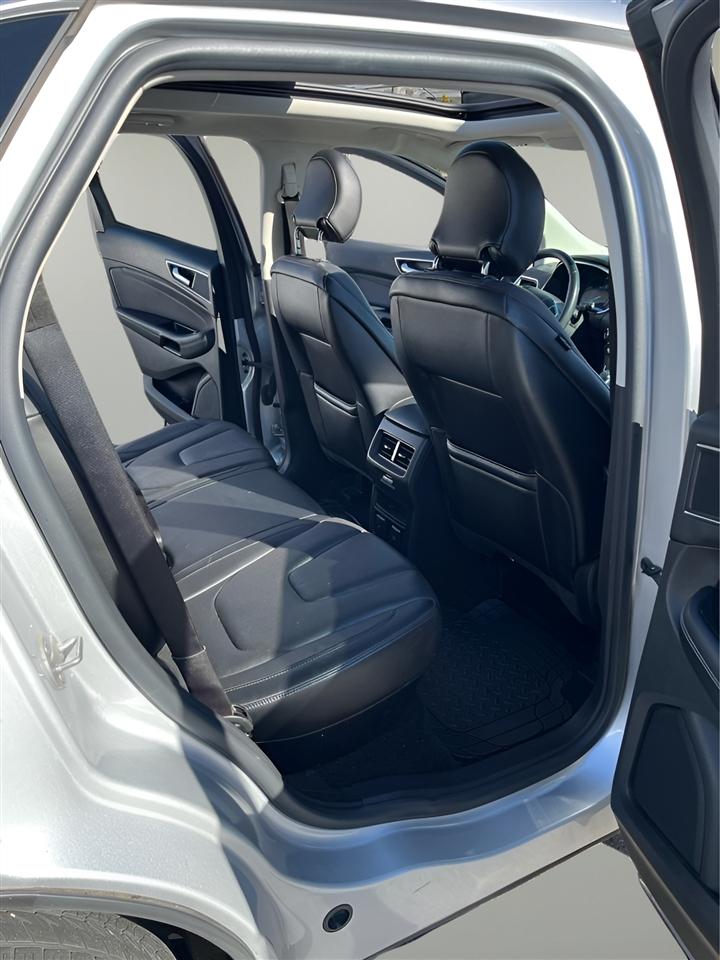 Ford Edge 4dr Titanium AWD 2016