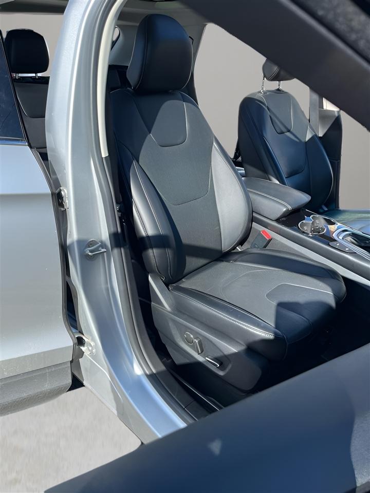 Ford Edge 4dr Titanium AWD 2016