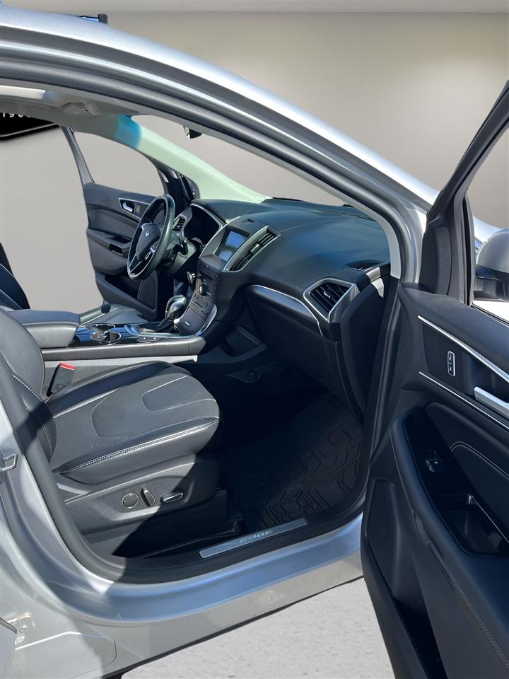 Ford Edge 4dr Titanium AWD 2016