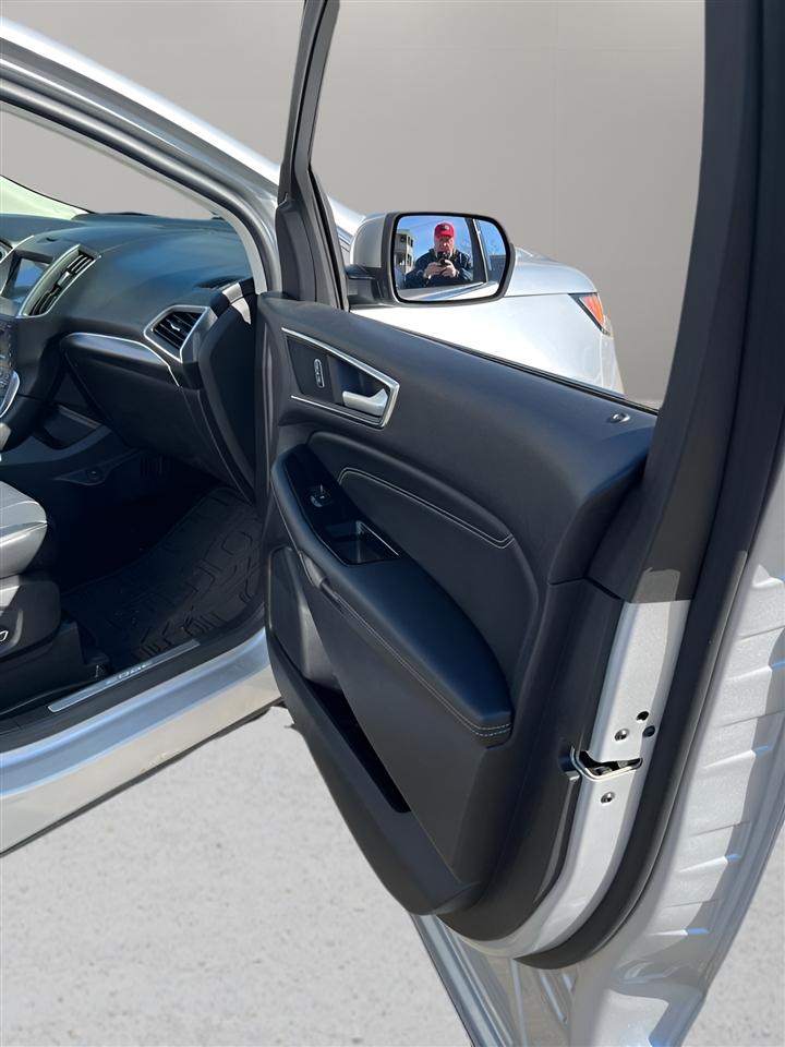 Ford Edge 4dr Titanium AWD 2016