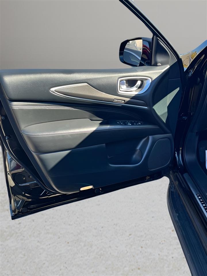 Infiniti QX60 LUXE AWD 2019