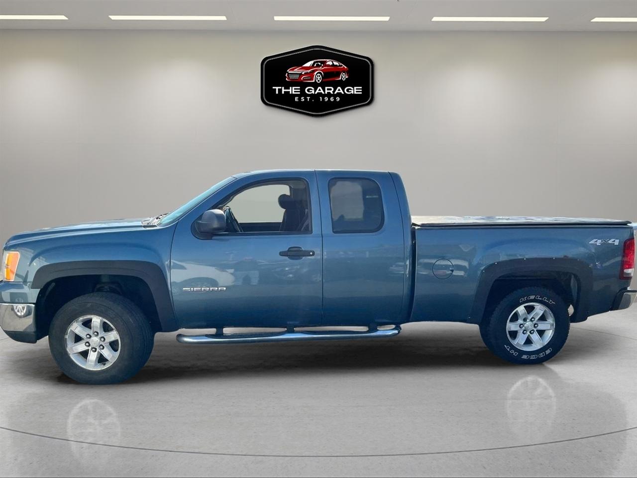 GMC Sierra 1500 4WD Ext Cab 143.5" SLE 2011