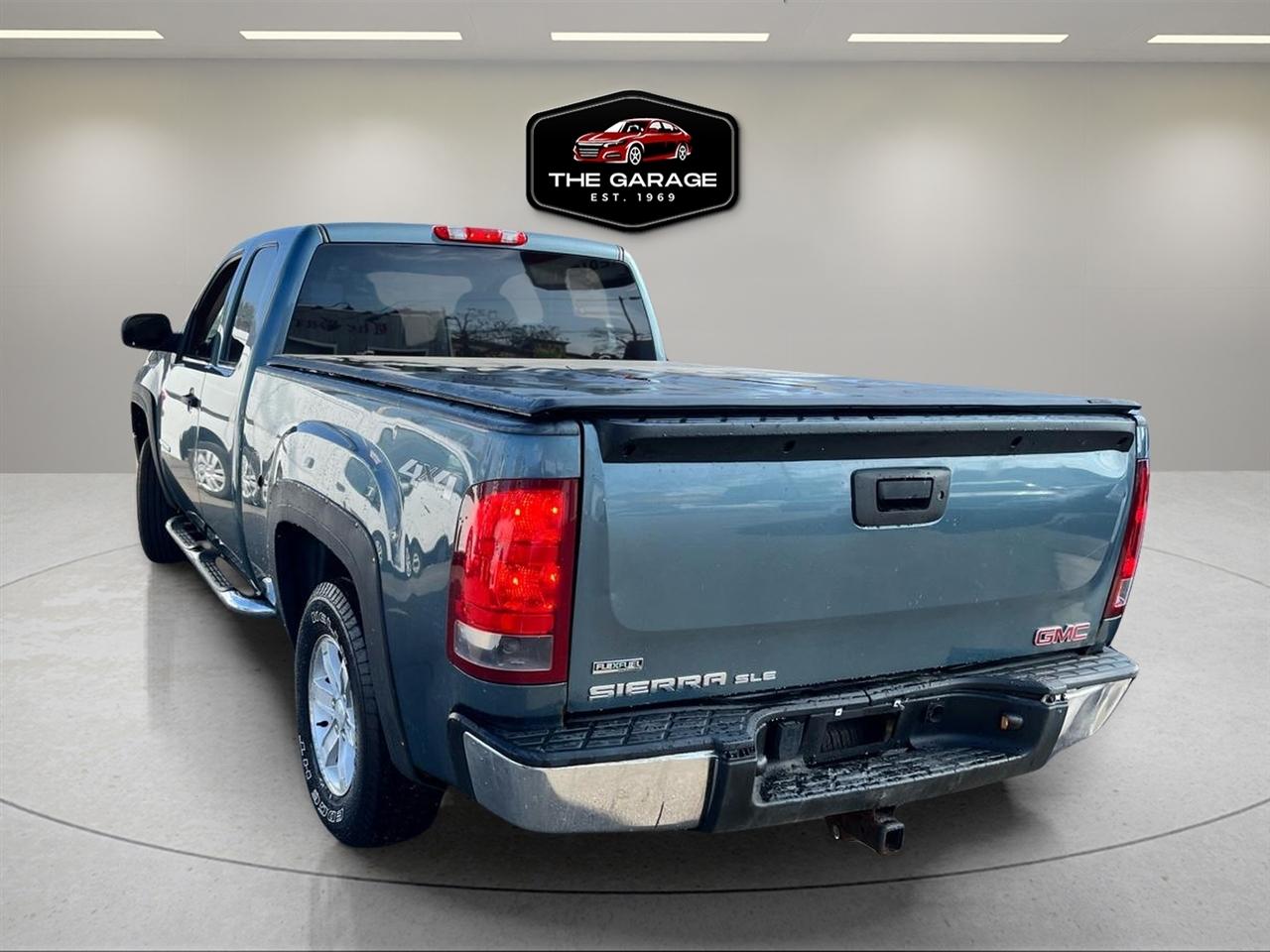 GMC Sierra 1500 4WD Ext Cab 143.5" SLE 2011