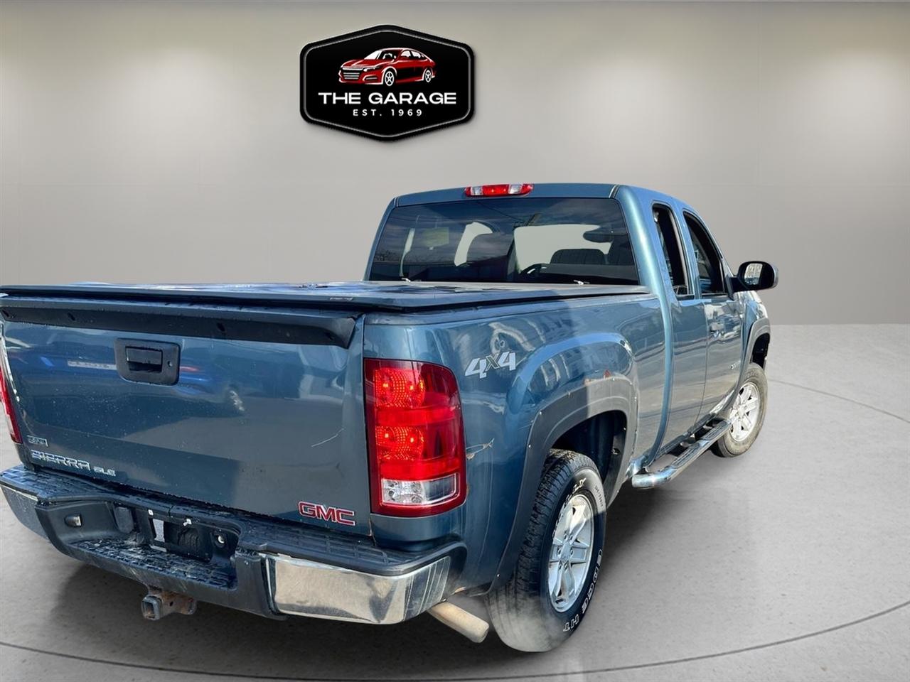 GMC Sierra 1500 4WD Ext Cab 143.5" SLE 2011