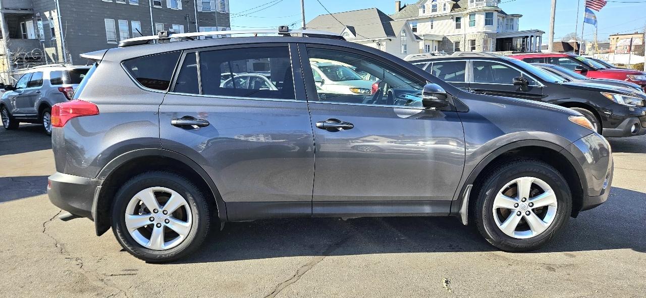 Toyota RAV4 AWD 4dr XLE (Natl) 2014