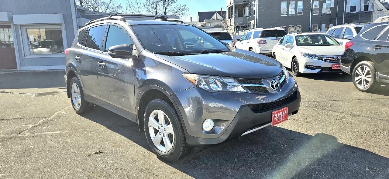 Toyota RAV4 AWD 4dr XLE (Natl) 2014