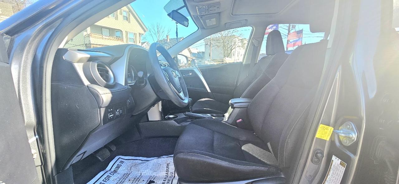 Toyota RAV4 AWD 4dr XLE (Natl) 2014