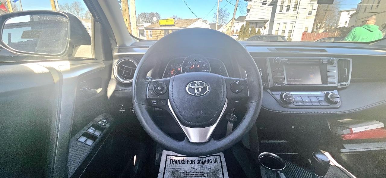 Toyota RAV4 AWD 4dr XLE (Natl) 2014