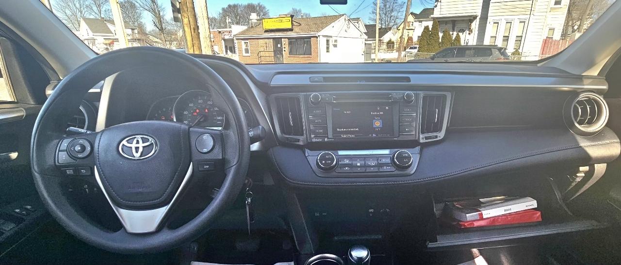 Toyota RAV4 AWD 4dr XLE (Natl) 2014