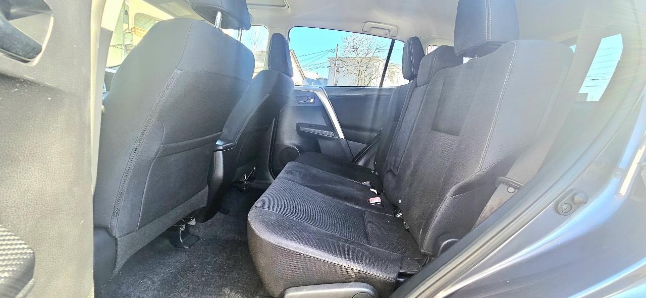 Toyota RAV4 AWD 4dr XLE (Natl) 2014