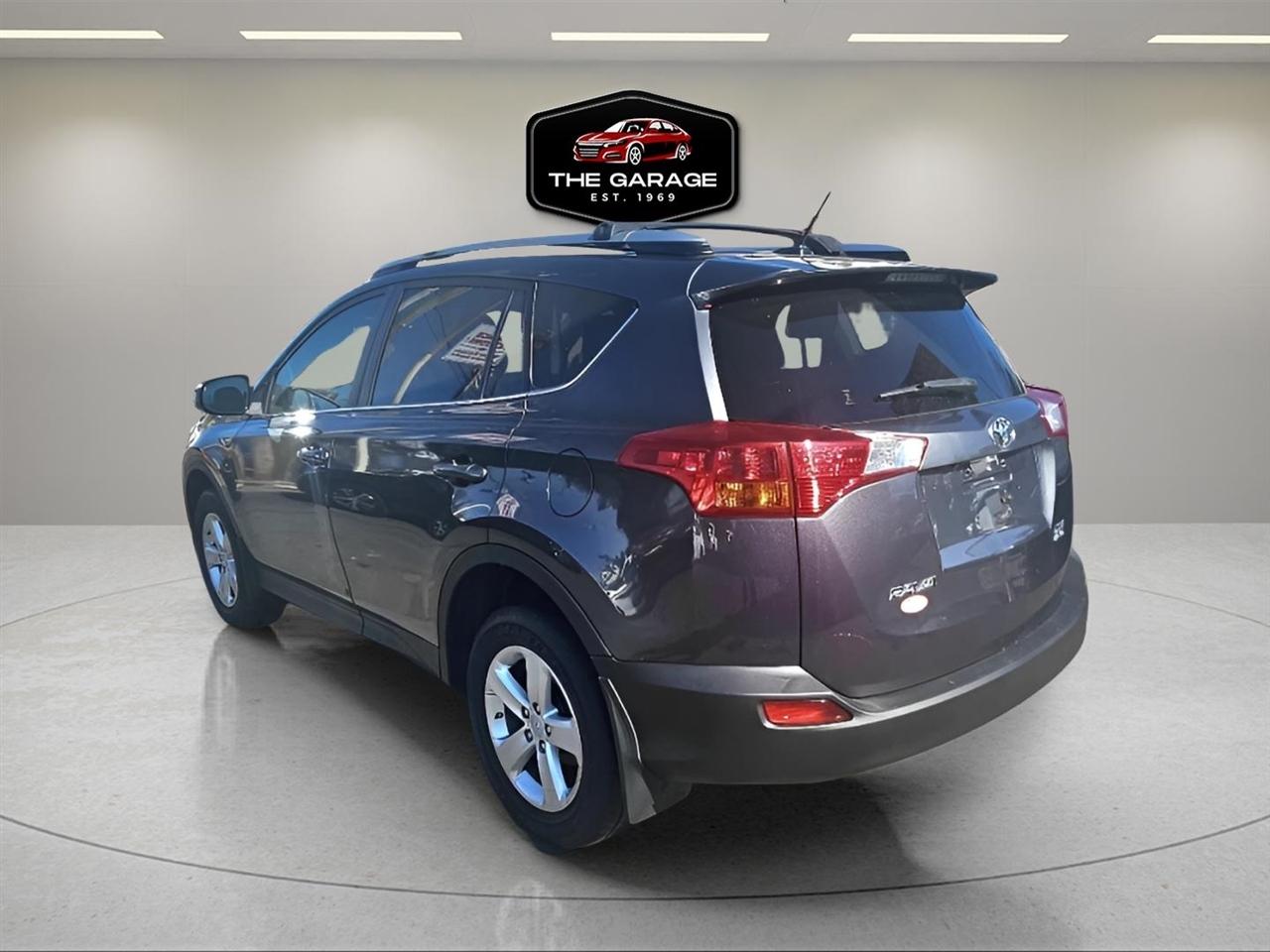 Toyota RAV4 AWD 4dr XLE (Natl) 2014