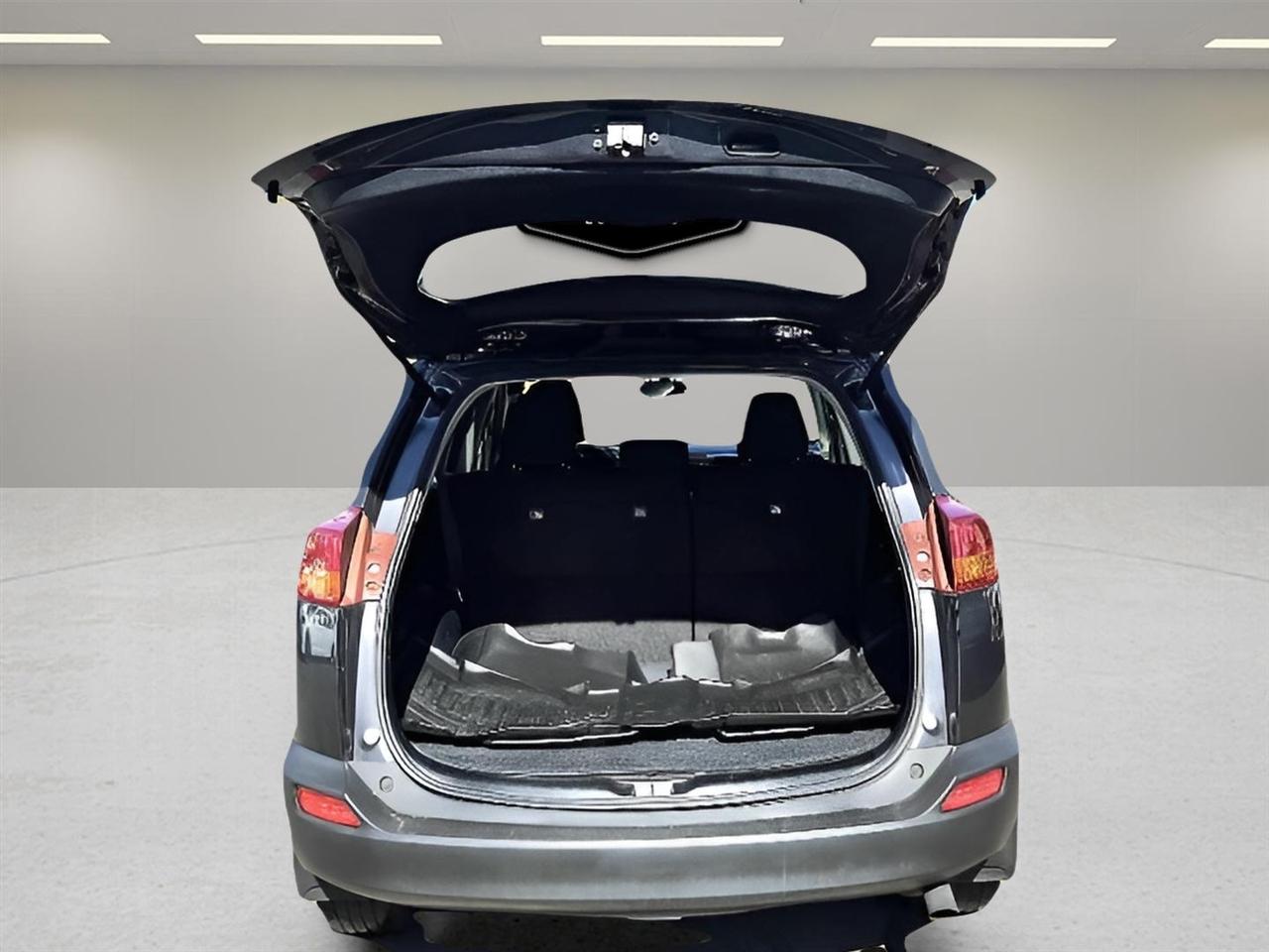 Toyota RAV4 AWD 4dr XLE (Natl) 2014