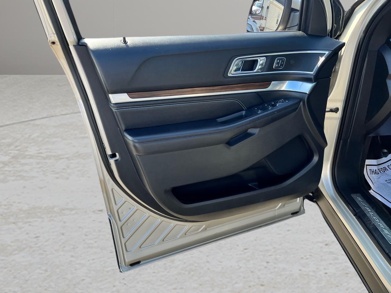 Ford Explorer Limited 4WD 2017