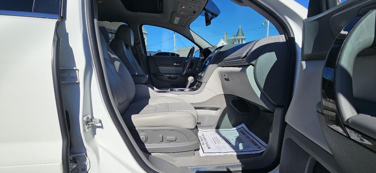 GMC Acadia AWD 4dr SLT w/SLT-1 2015