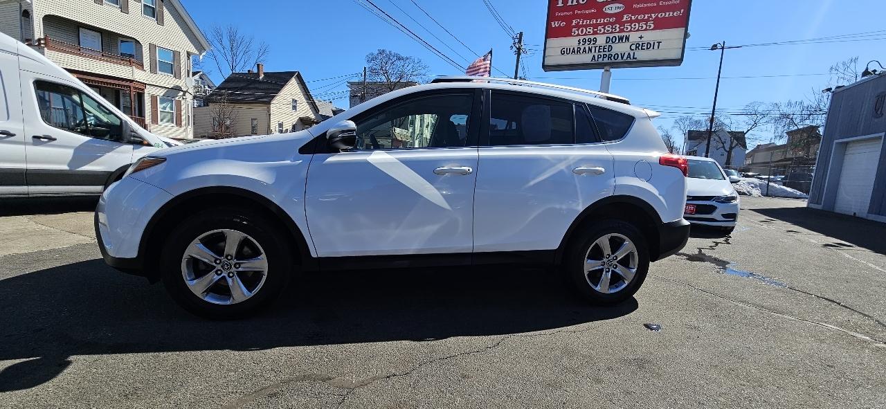 Toyota RAV4 AWD 4dr XLE (Natl) 2015
