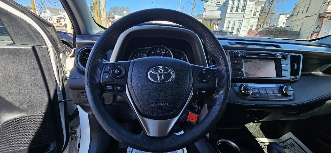 Toyota RAV4 AWD 4dr XLE (Natl) 2015