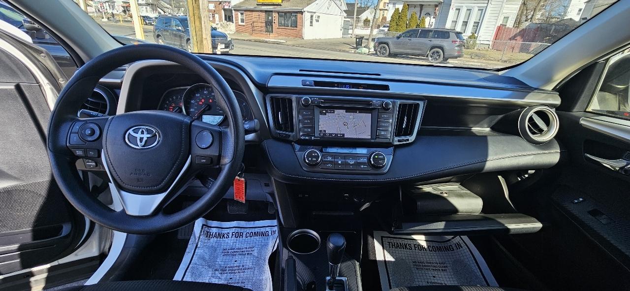 Toyota RAV4 AWD 4dr XLE (Natl) 2015