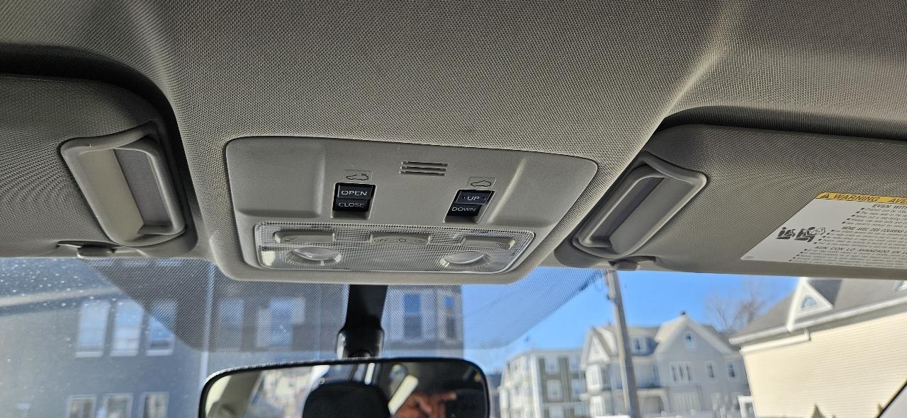 Toyota RAV4 AWD 4dr XLE (Natl) 2015