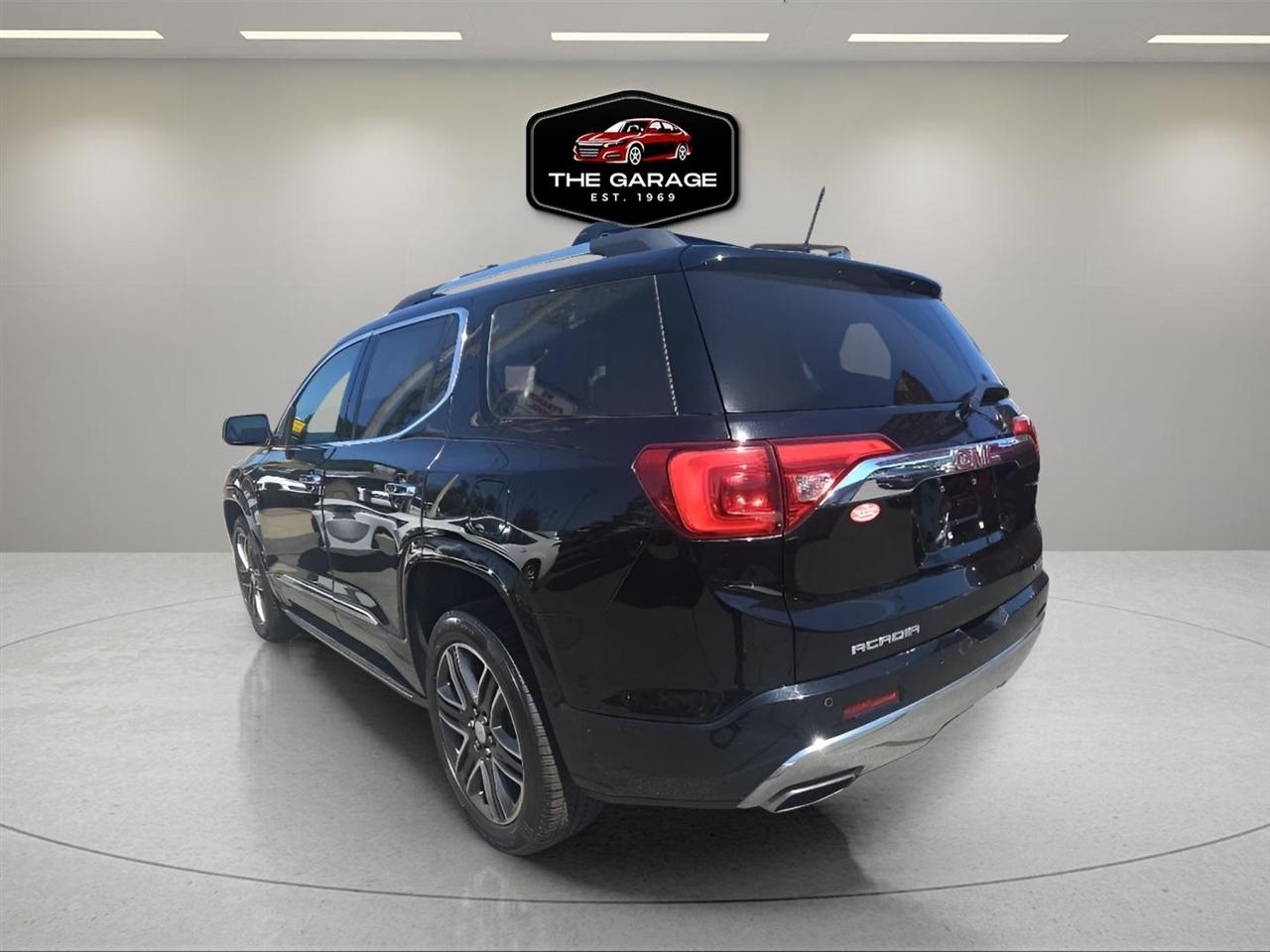 GMC Acadia AWD 4dr Denali 2017